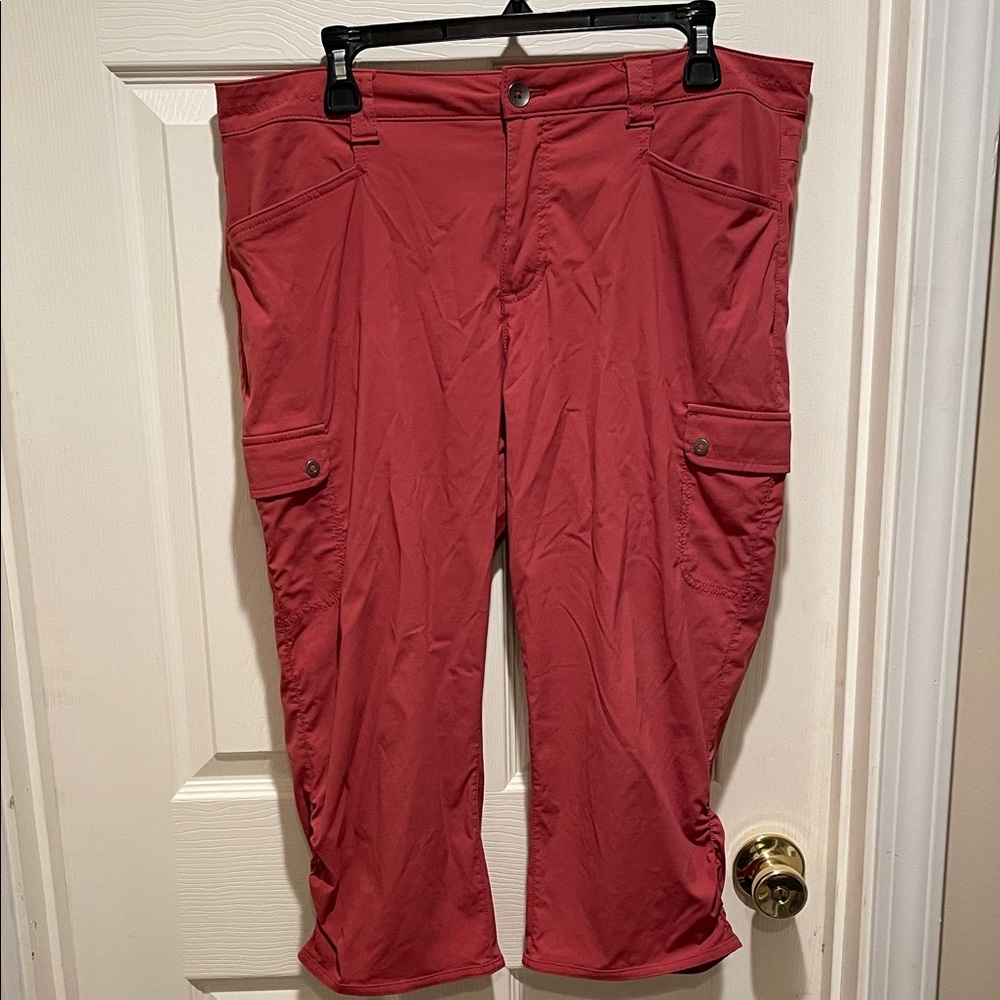 Eddie Bauer pink cropped cargo hiking pants